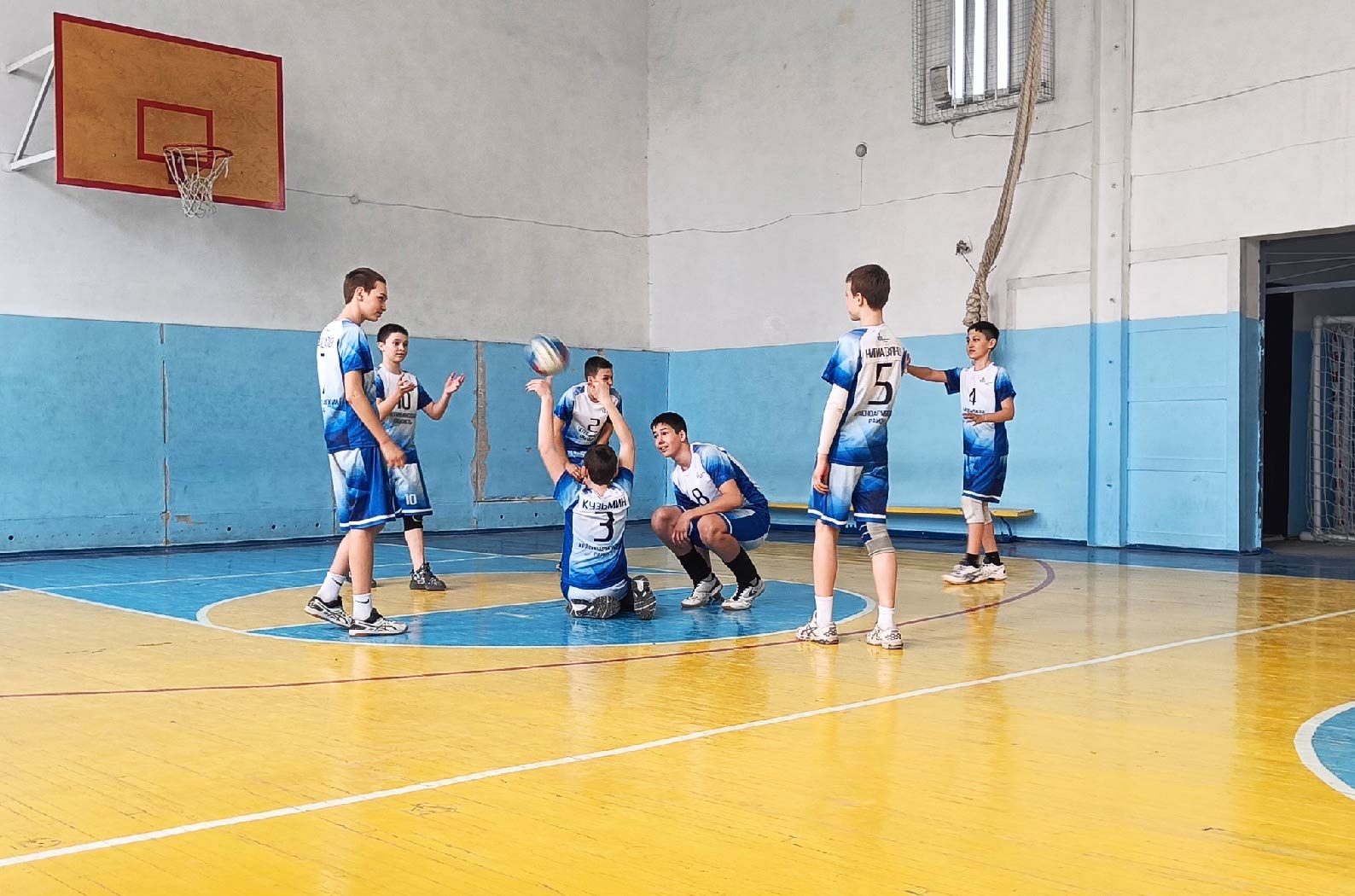 Юноши из Красноармейского района приняли участие в соревнованиях по волейболу