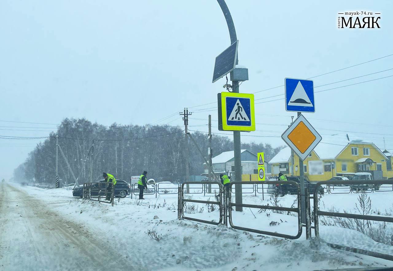 Борьбу со снежным авралом ведут в Красноармейском районе