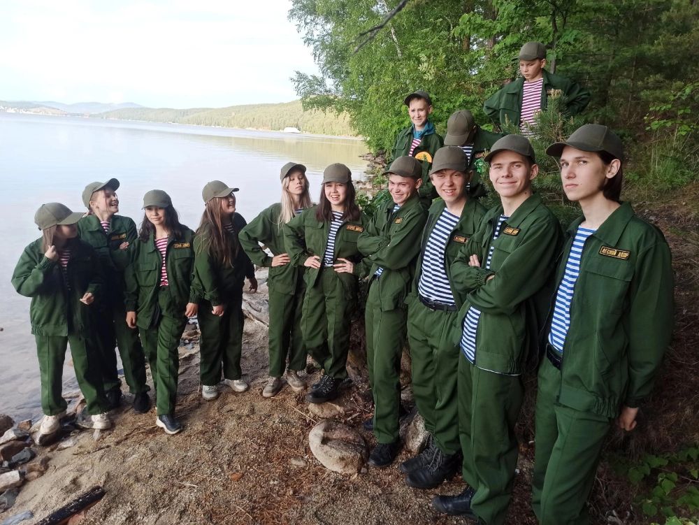 Школьники Красноармейского района помогают спасать лес