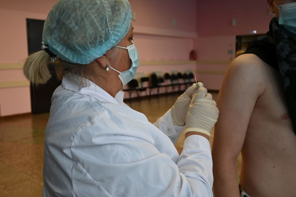 В Челябинской области отменили обязательную вакцинацию от коронавируса, но не для всех