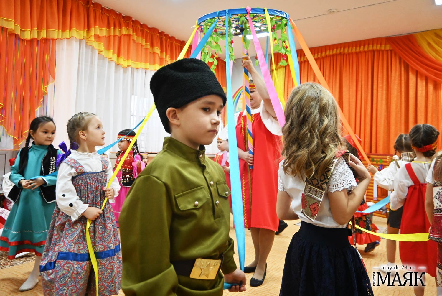 Дошколята и их воспитатели открыли новый «Родник дружбы» в Красноармейском районе