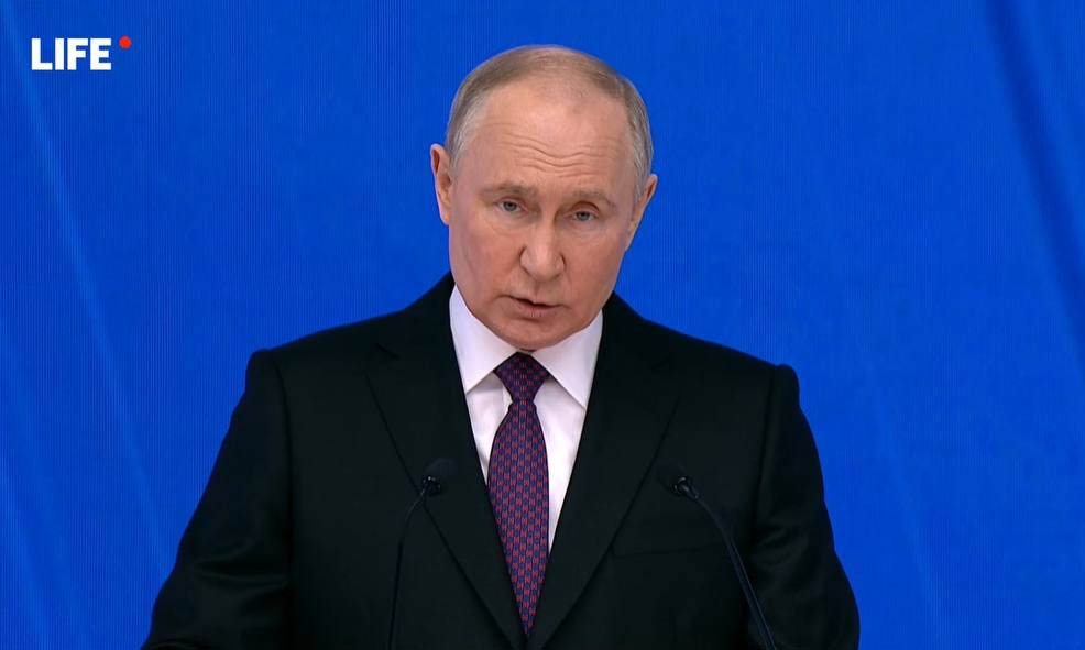 Президент в обращении особое внимание уделил боеспособности Вооруженных сил России