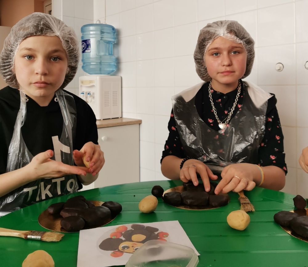 Торт «Чебурашка» и основы здорового питания изучают красноармейские школьники на каникулах
