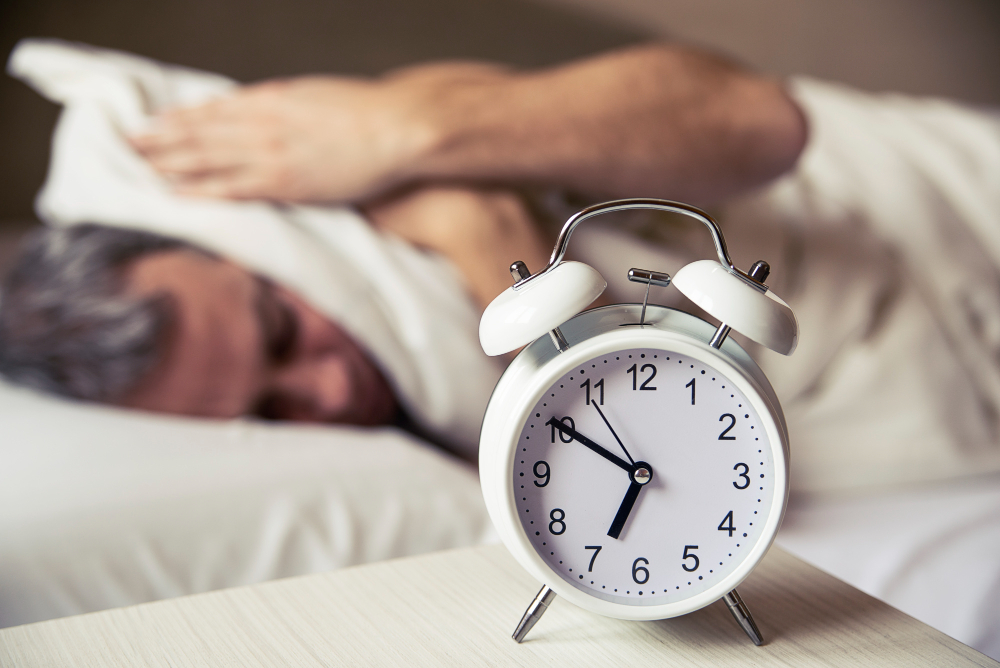 Учёными доказано, что просыпаться под звон будильника вредно для здоровья
