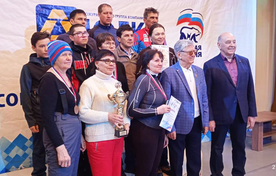 Новые успехи! Кубок от олимпийского чемпиона в Уйском районе получили красноармейские лыжники