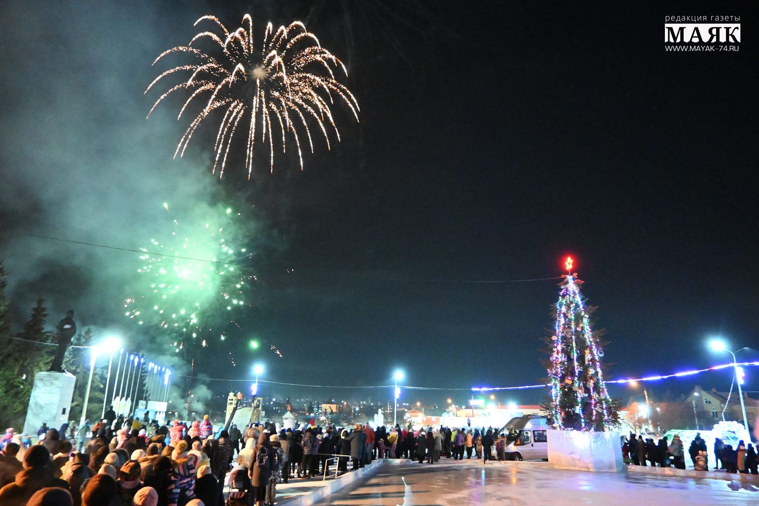 Ледовым шоу завершен праздник в честь 81-летия Красноармейского района