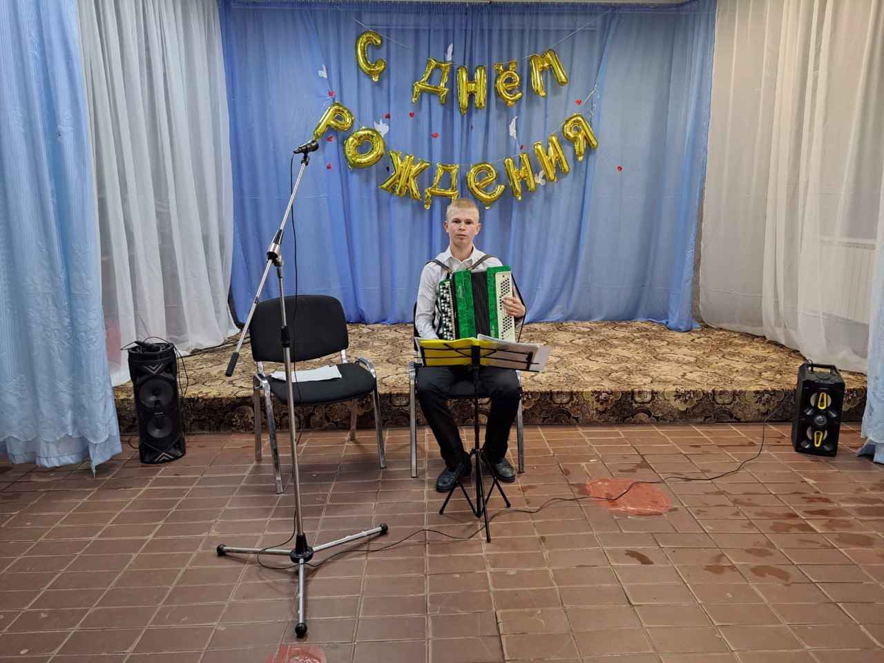Подросток в Красноармейском районе провел концерт под личный аккомпанемент