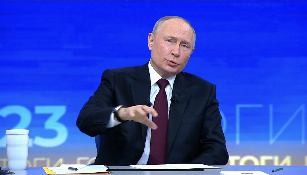 Владимиру Путину задают вопросы о новых регионах и спортивных ограничениях России
