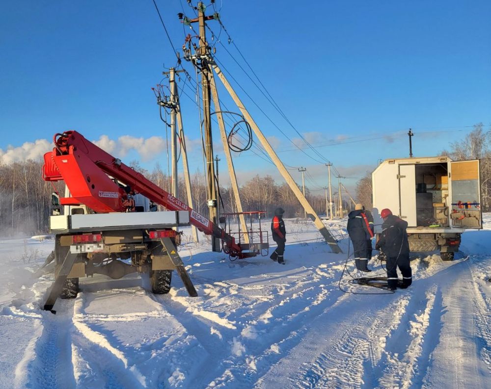 Морозная проверка! В селах Красноармейского района энергетики ликвидируют аварии 