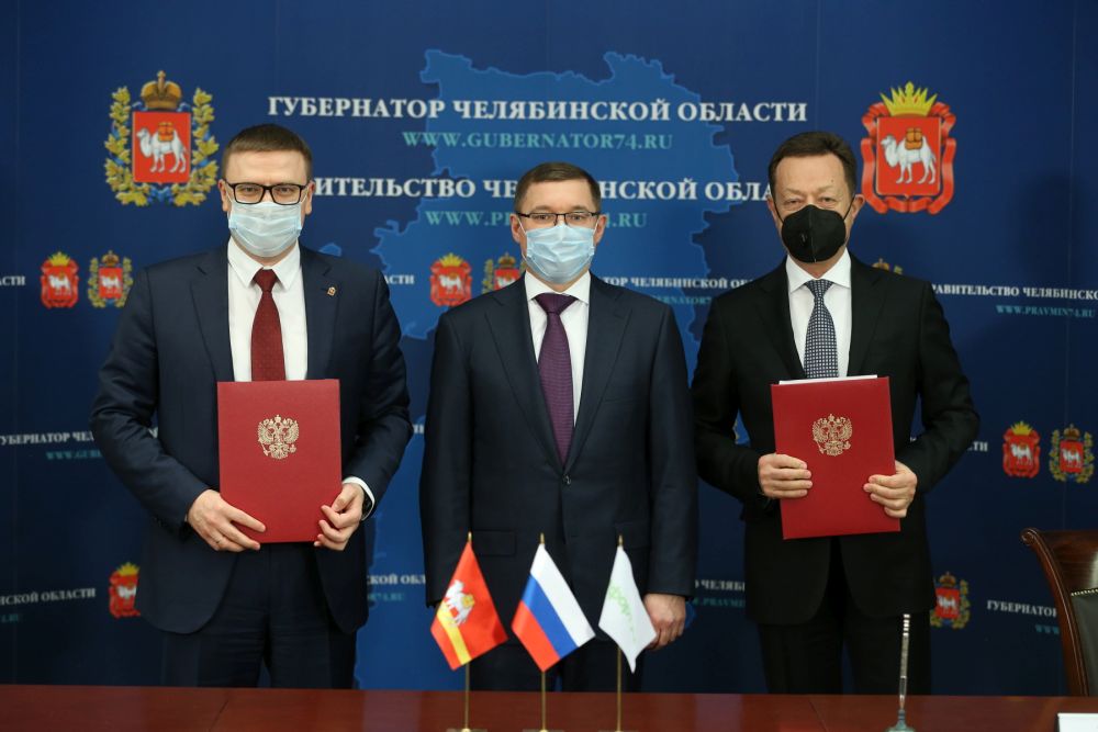 Алексей Текслер и Владимир Якушев подписали новое соглашение и вручили награды