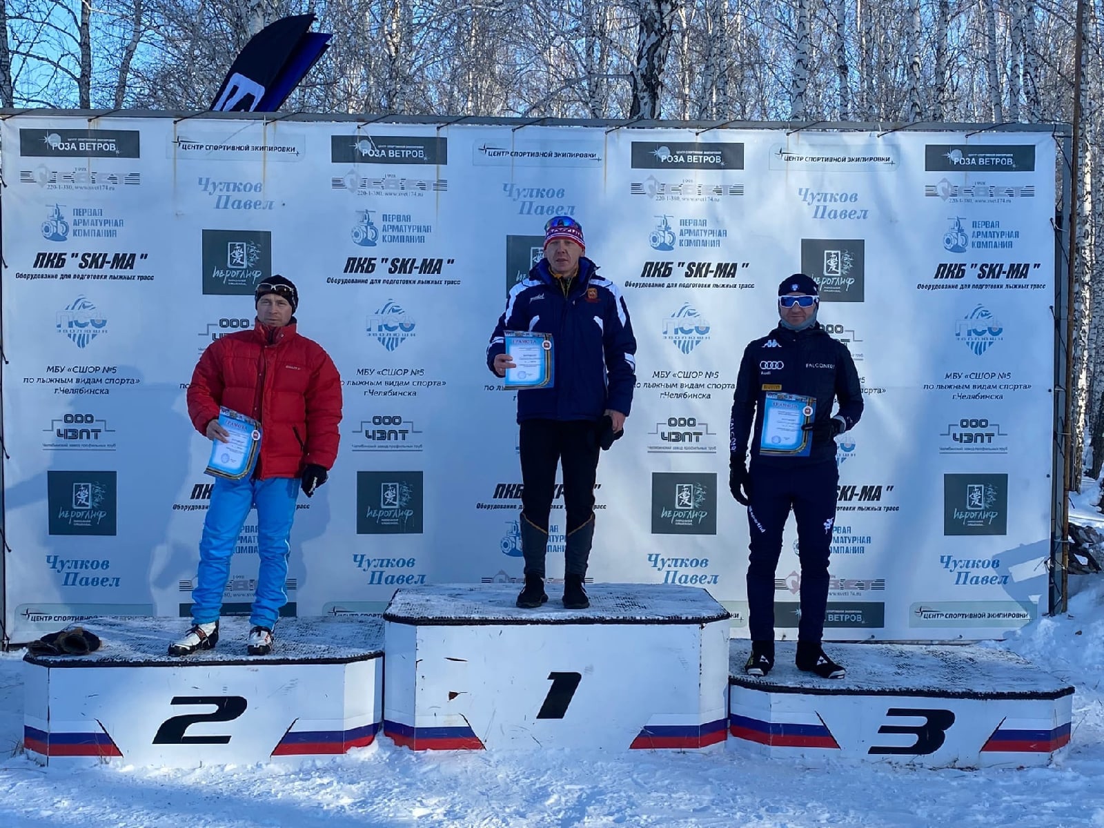 Одну за другой награды красноармейский лыжник собирает на соревнованиях