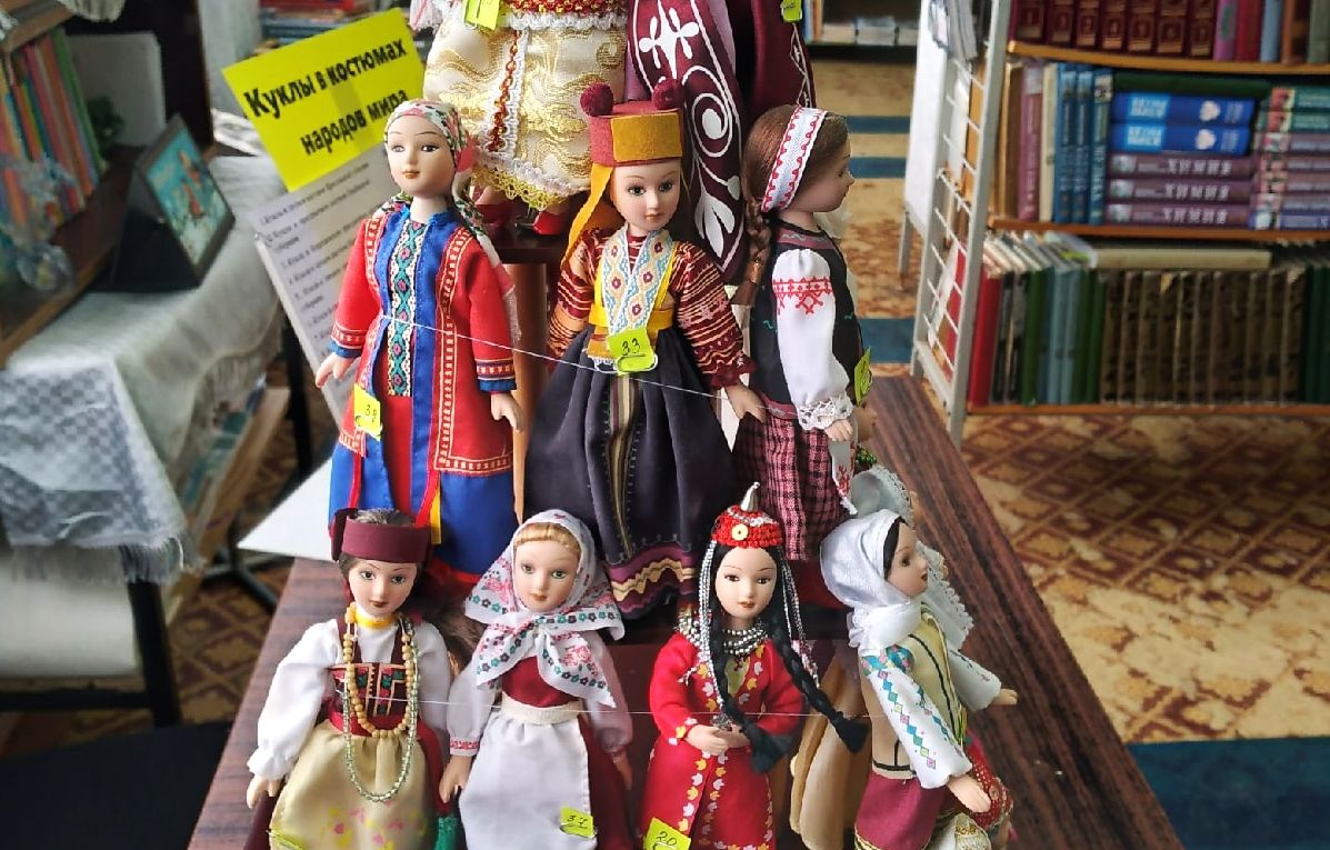 Выставка кукол в народных костюмах проходит в Красноармейском районе