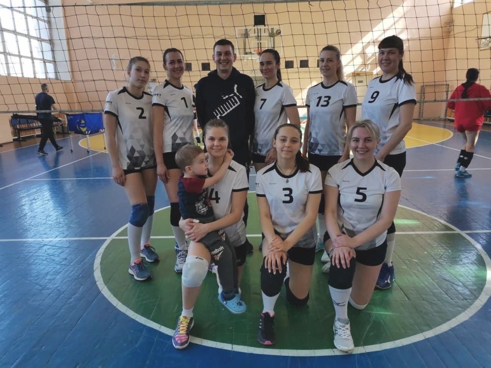 Женская красноармейская сборная по волейболу в финале областного чемпионата