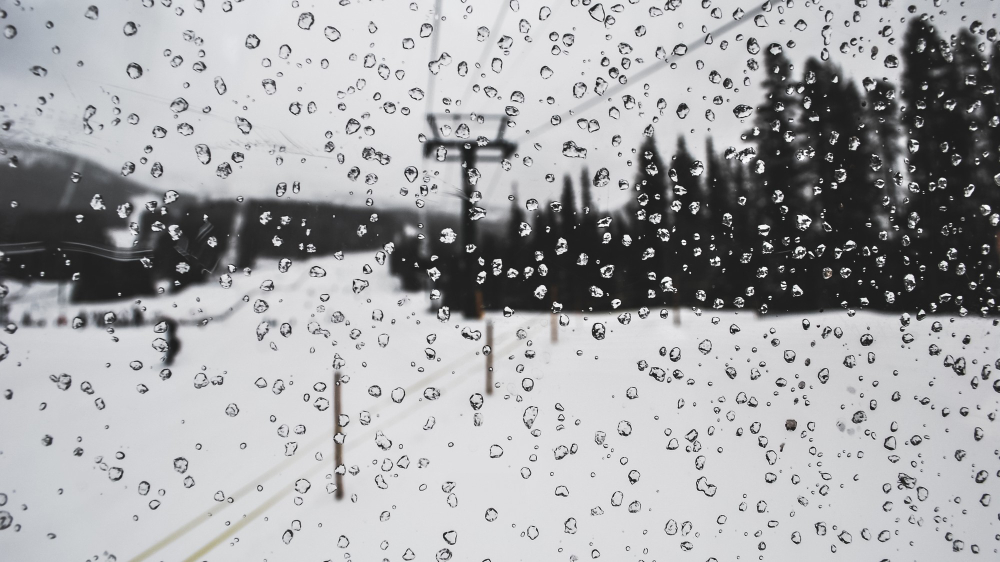 Жителей Челябинской области сегодня предупредили о дожде со снегом и гололеде