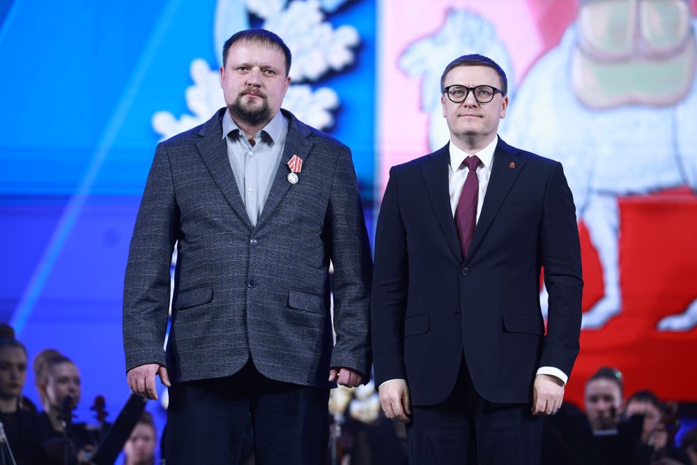 Эксперта из Красноармейского района, работавшего в госпитале ДНР, наградил губернатор