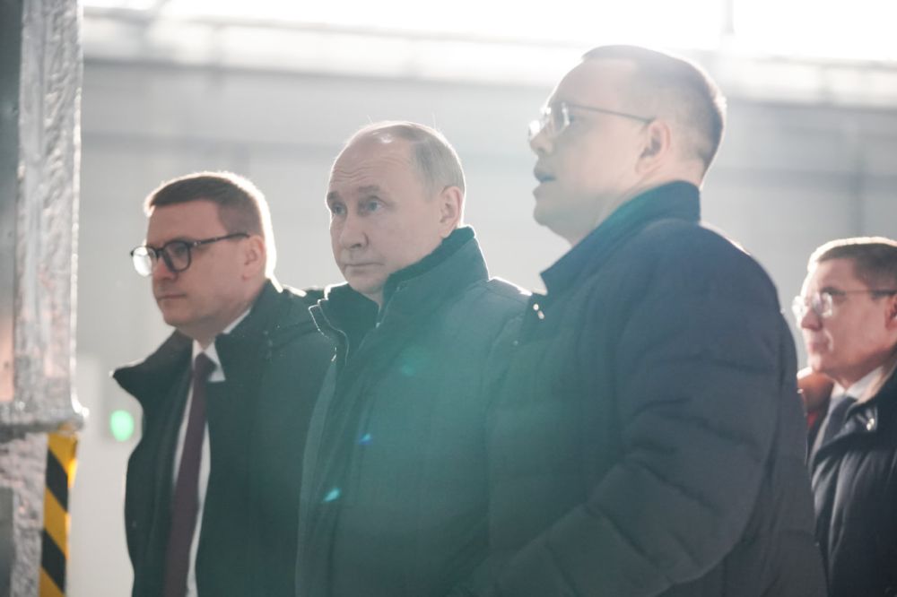 Сегодня Владимир Путин с рабочим визитом прибыл в Челябинск и пообщался с рабочими