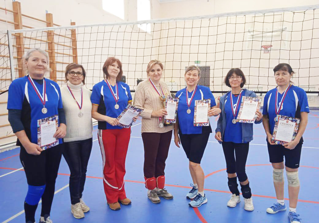 Самая опытная волейбольная команда Красноармейского района стала серебряным призером в области