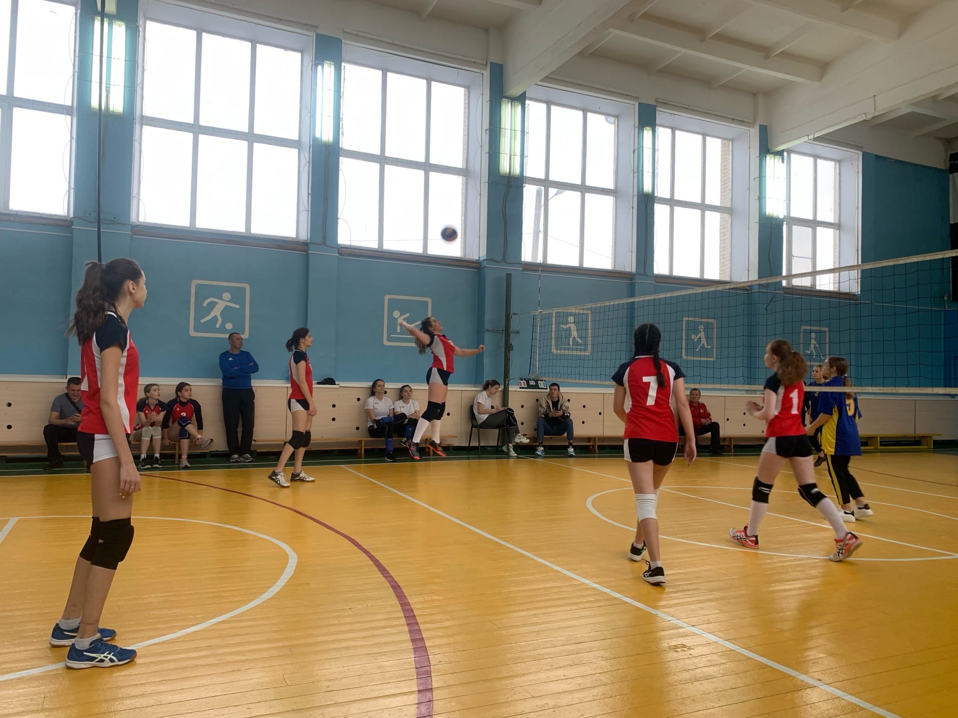 В Красноармейском районе подрастают отличные женские волейбольные команды