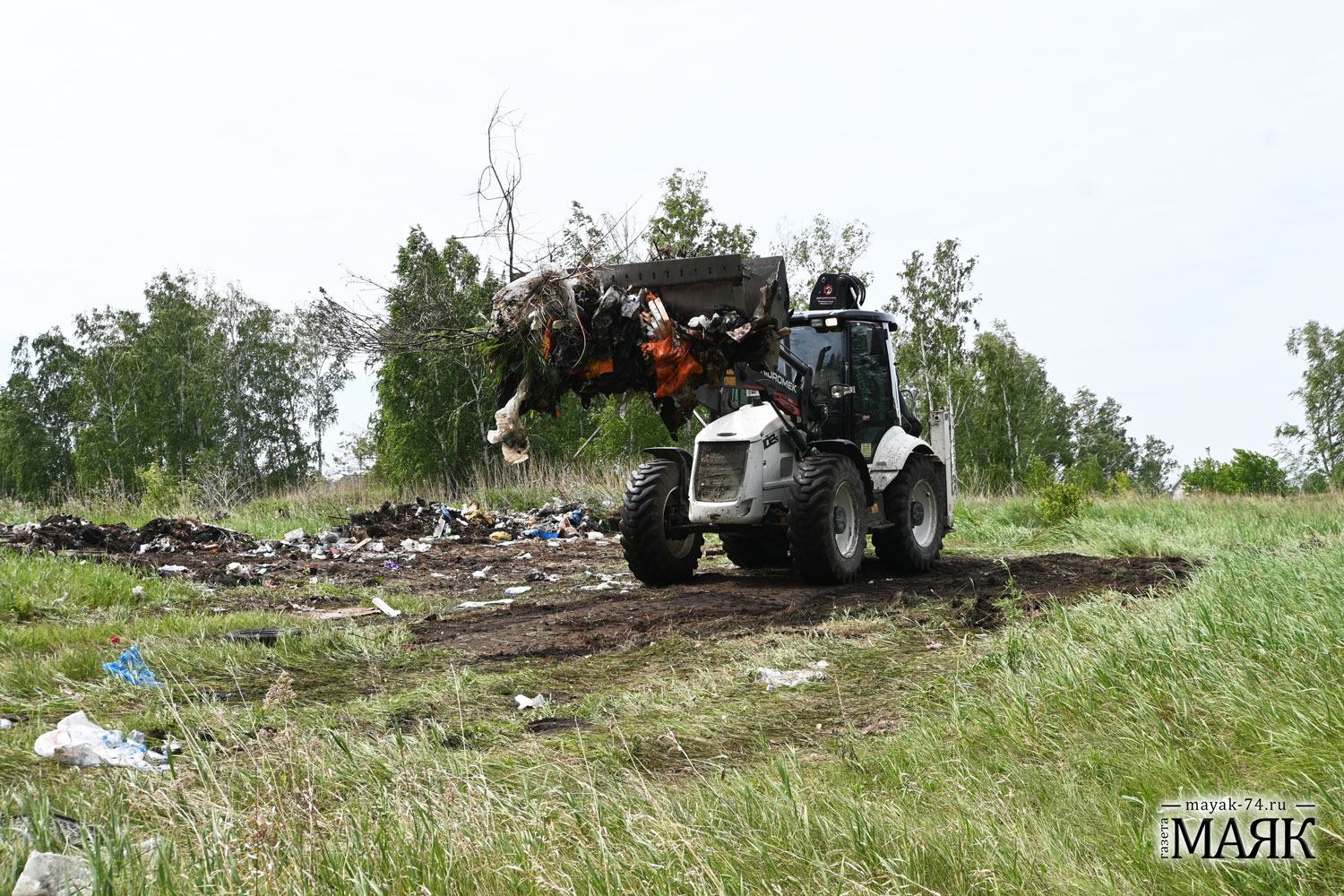 Старые свалки мусора расчищаются в Красноармейском районе 