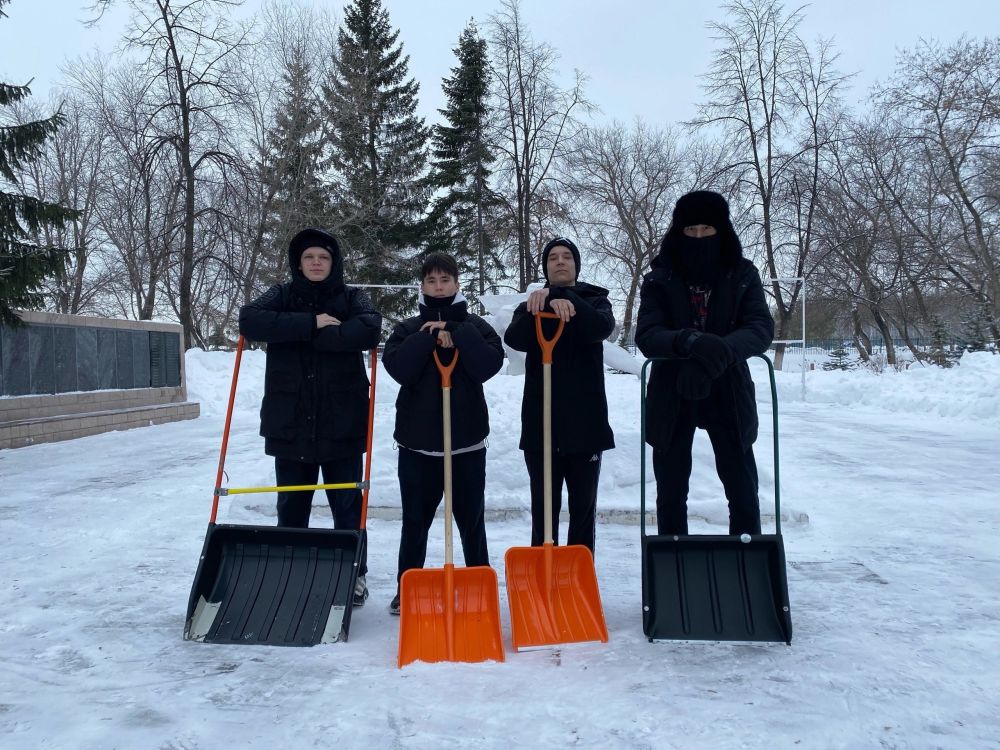 «Снежный десант» продолжает бороться за чистоту в Красноармейском районе