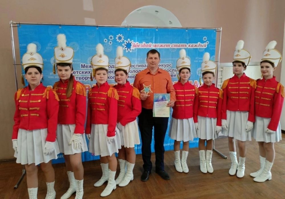 Красноармейский ансамбль барабанщиц отметил заслуженный артист РФ