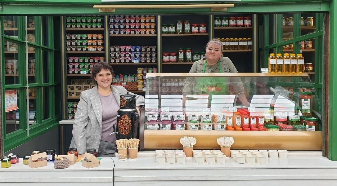Красноармейскую продукцию скупают на Тверской площади в Москве