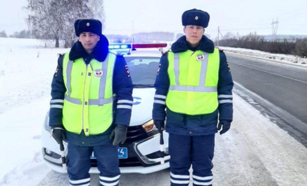 Сотрудники Красноармейской Госавтоинспекции помогли мужчине в морозную ночь добраться до дома