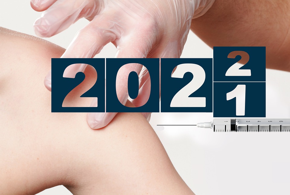 Завершить вакцинацию для нескольких категорий граждан планируют до 11 декабря