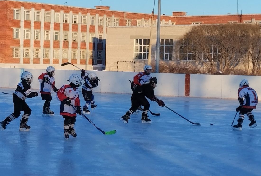 Маленькие красноармейские хоккеисты обыграли соперников из Сосновского района