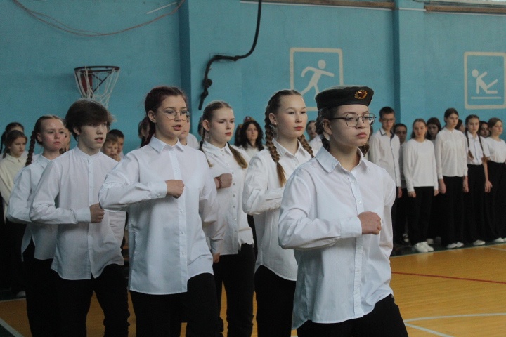 В одной из школ Красноармейского района состоялся смотр песни и строя