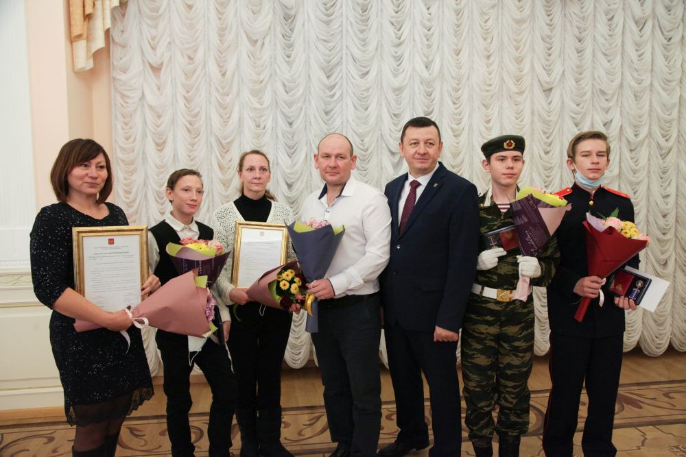 Детей-героев из Красноармейского района наградили за спасение друга